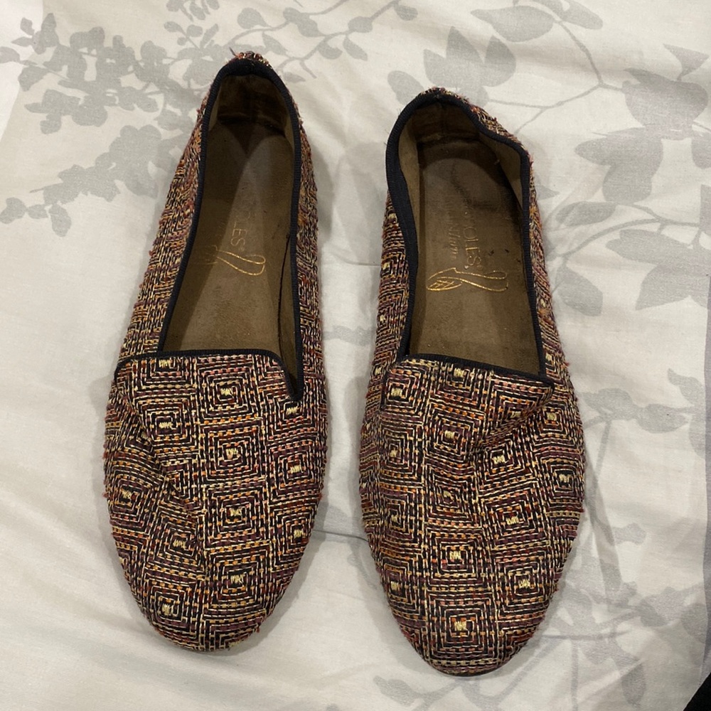 Aerosoles multi- color metallic flats